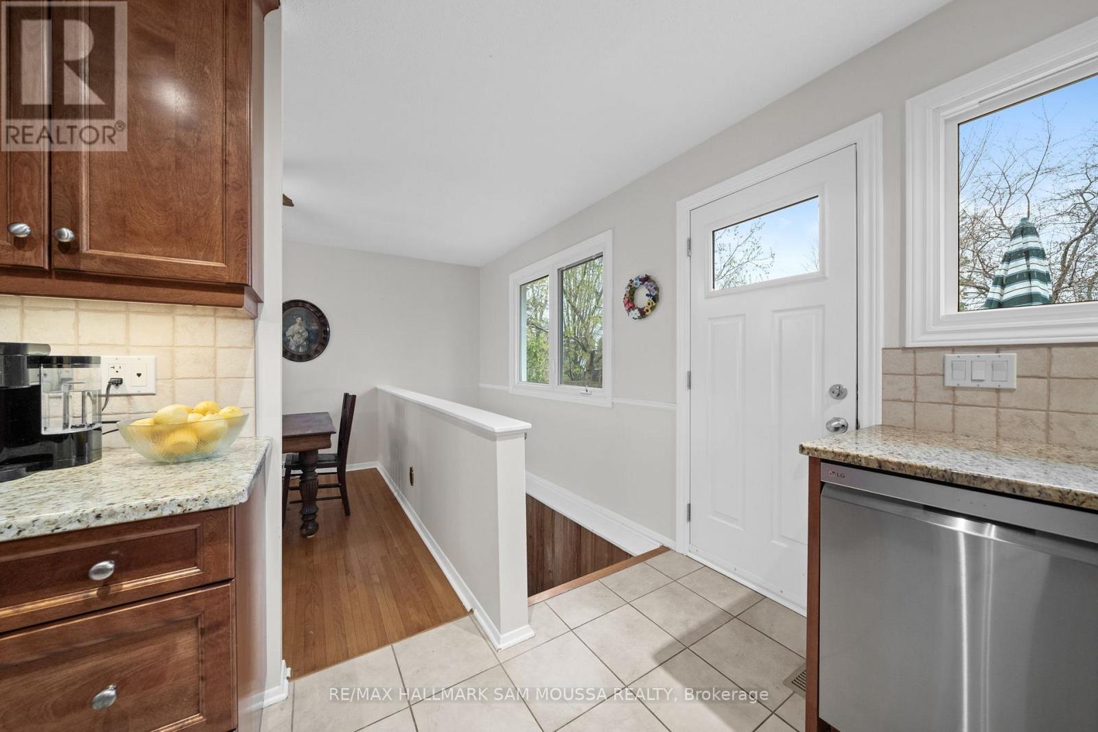 11 Springdale Crescent, Ottawa, Ontario  K2H 5T7 - Photo 18 - X13463620