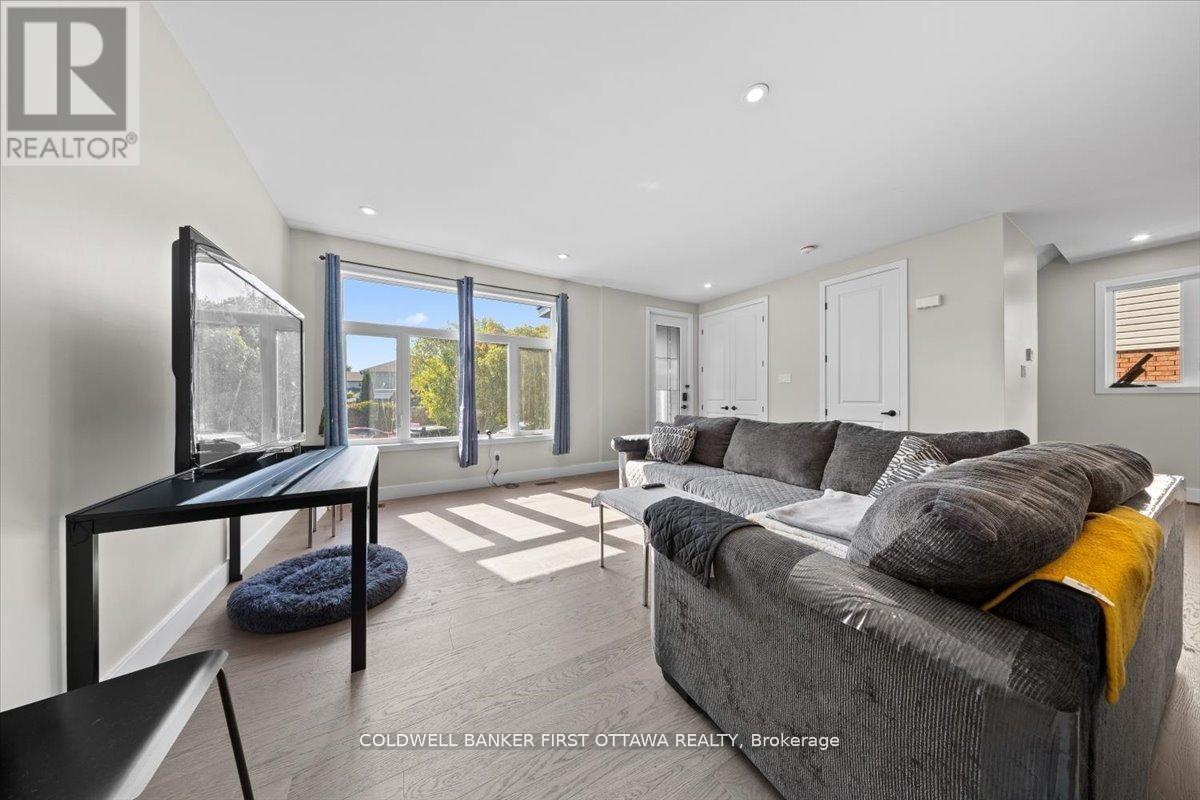 A/b - 22 Inverkip Avenue, Ottawa, Ontario  K1T 4B7 - Photo 17 - X13463624