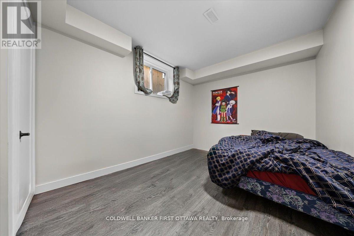 A/b - 22 Inverkip Avenue, Ottawa, Ontario  K1T 4B7 - Photo 18 - X13463624