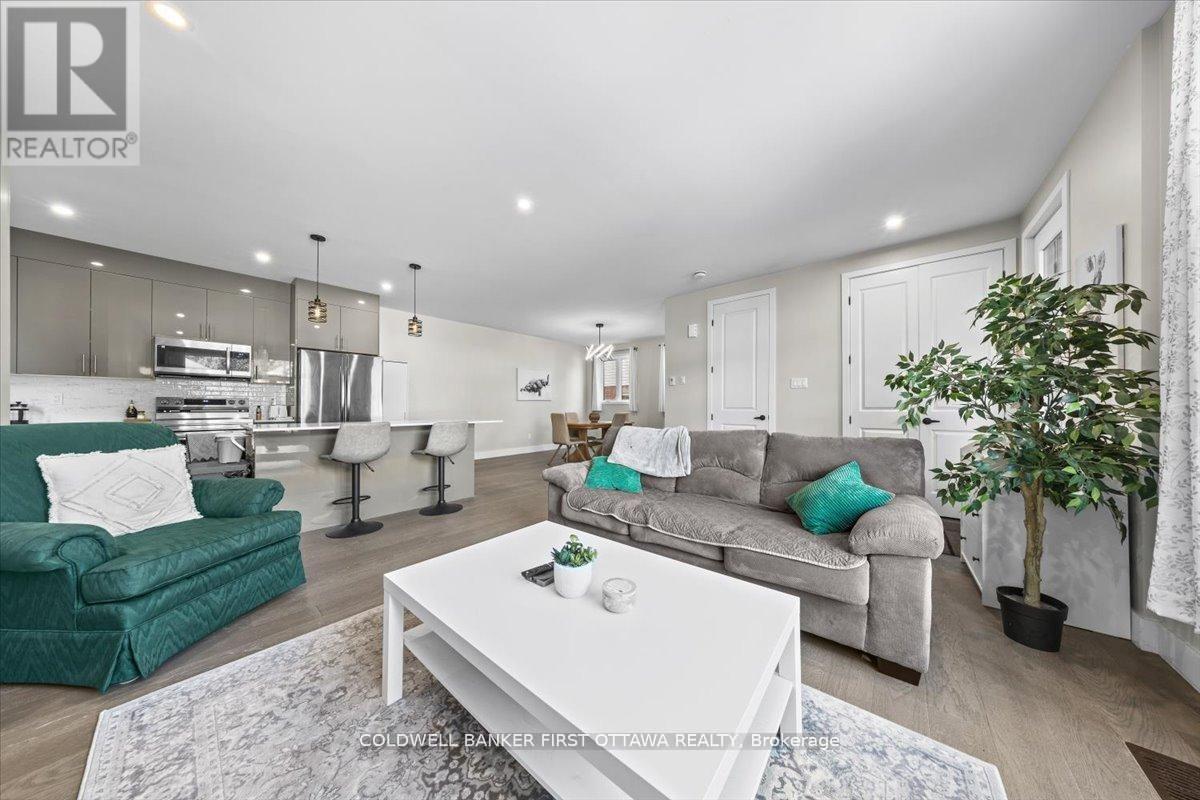 A/b - 22 Inverkip Avenue, Ottawa, Ontario  K1T 4B7 - Photo 6 - X13463624