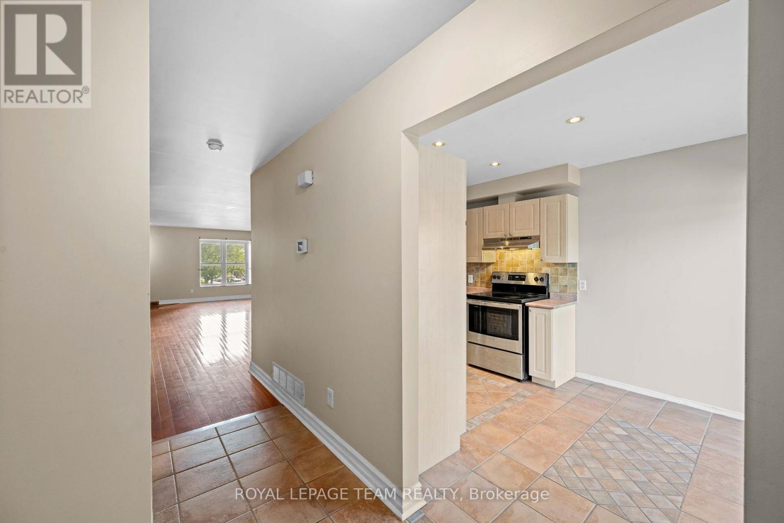 91 Thornbury Crescent, Ottawa, Ontario  K2G 6C4 - Photo 5 - X13463676