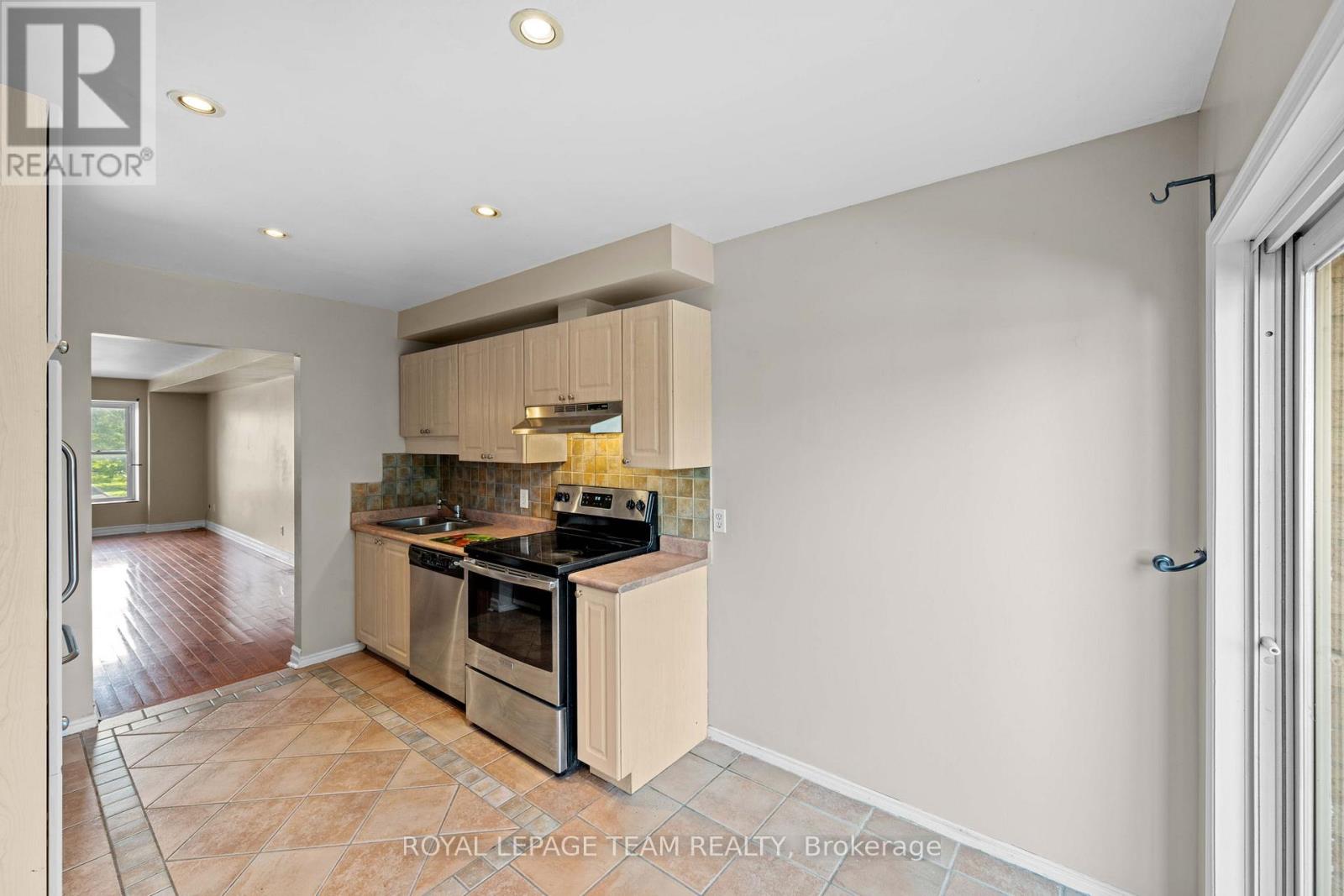 91 Thornbury Crescent, Ottawa, Ontario  K2G 6C4 - Photo 6 - X13463676