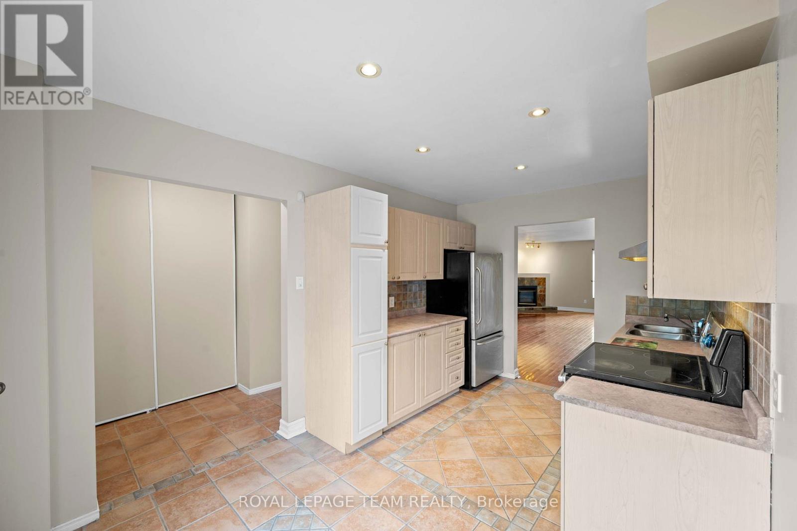91 Thornbury Crescent, Ottawa, Ontario  K2G 6C4 - Photo 7 - X13463676