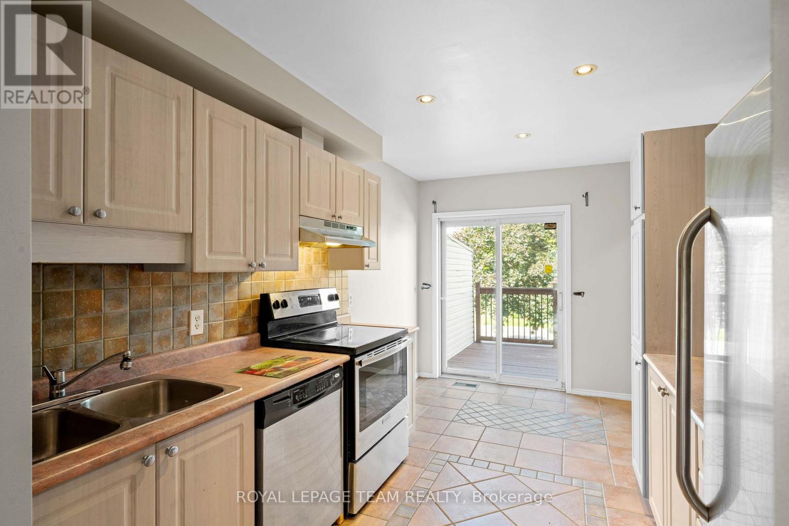 91 Thornbury Crescent, Ottawa, Ontario  K2G 6C4 - Photo 9 - X13463676
