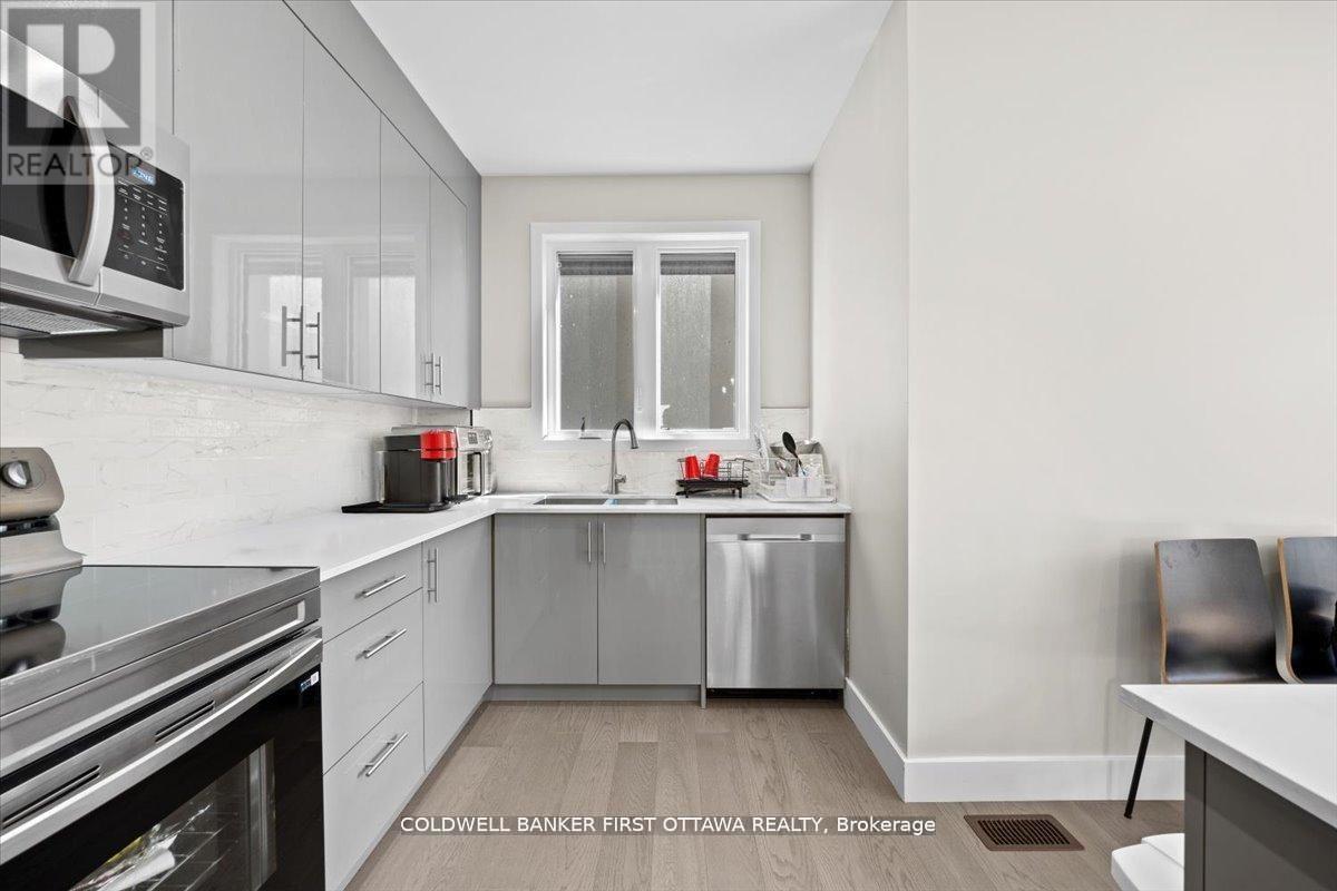 A & B - 25 Pennard Way, Ottawa, Ontario  K1T 4C1 - Photo 25 - X13463710