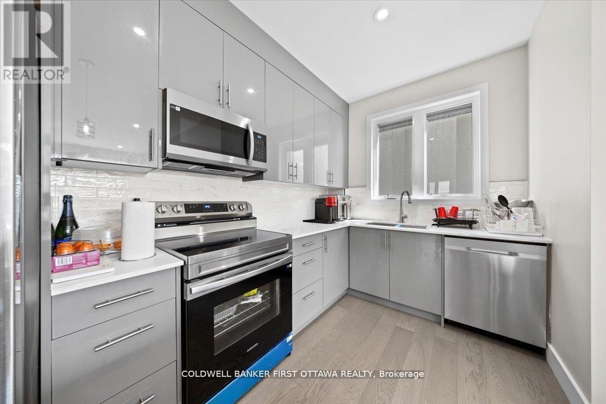 A & B - 25 Pennard Way, Ottawa, Ontario  K1T 4C1 - Photo 24 - X13463744