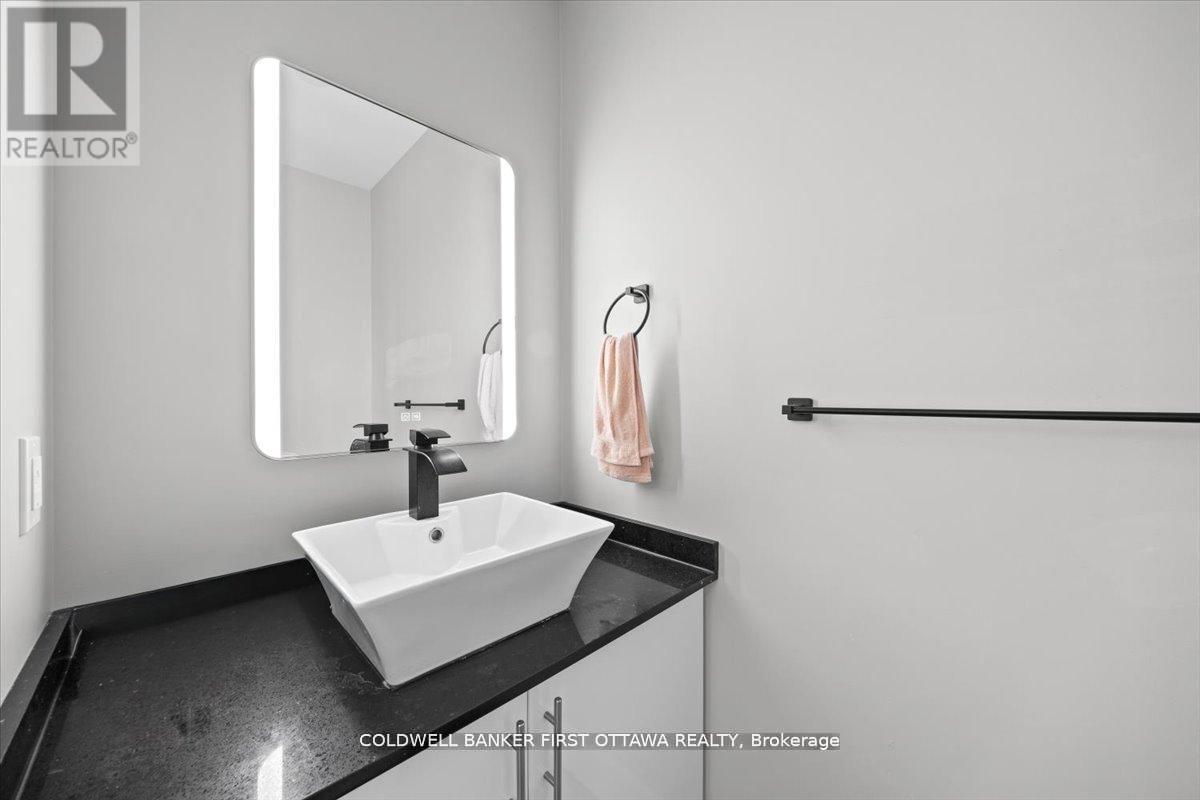 A & B - 25 Pennard Way, Ottawa, Ontario  K1T 4C1 - Photo 27 - X13463744