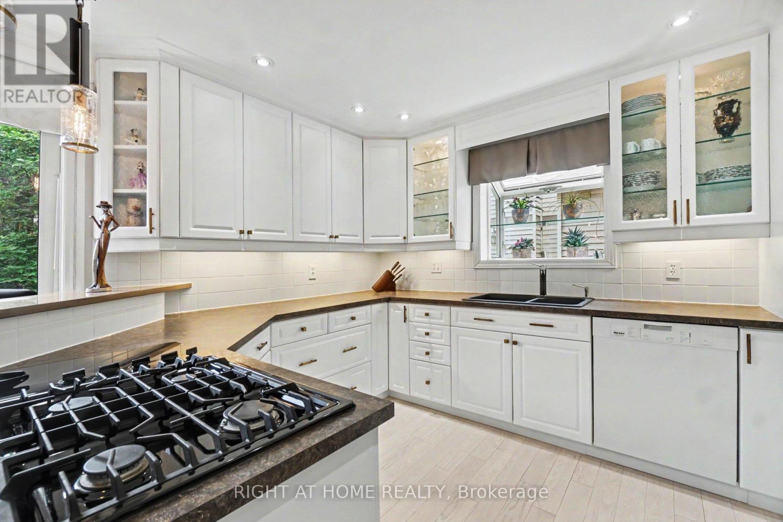 1484 Meadowbrook Road, Ottawa, Ontario  K1B 5C3 - Photo 16 - X13463858