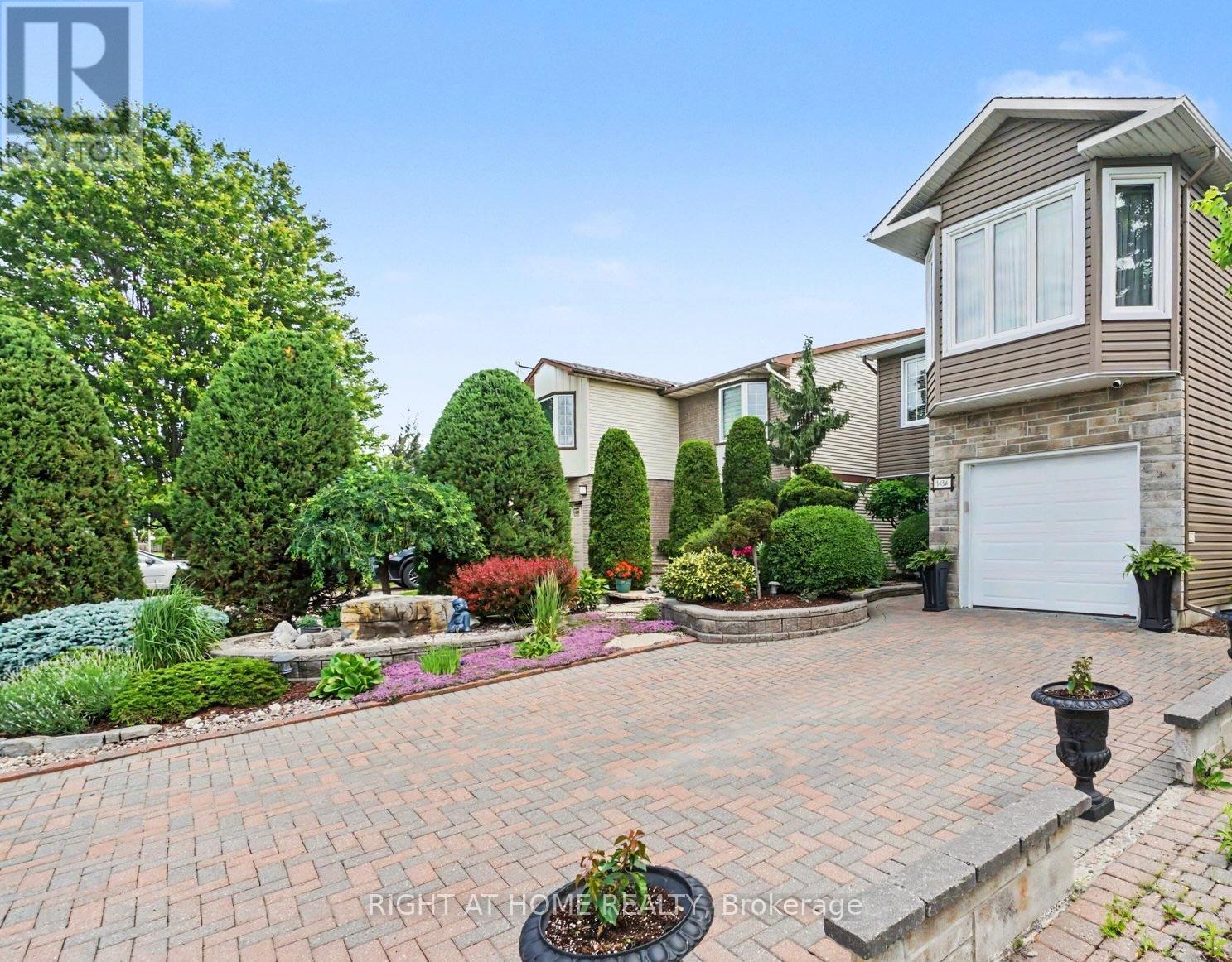 1484 Meadowbrook Road, Ottawa, Ontario  K1B 5C3 - Photo 3 - X13463858
