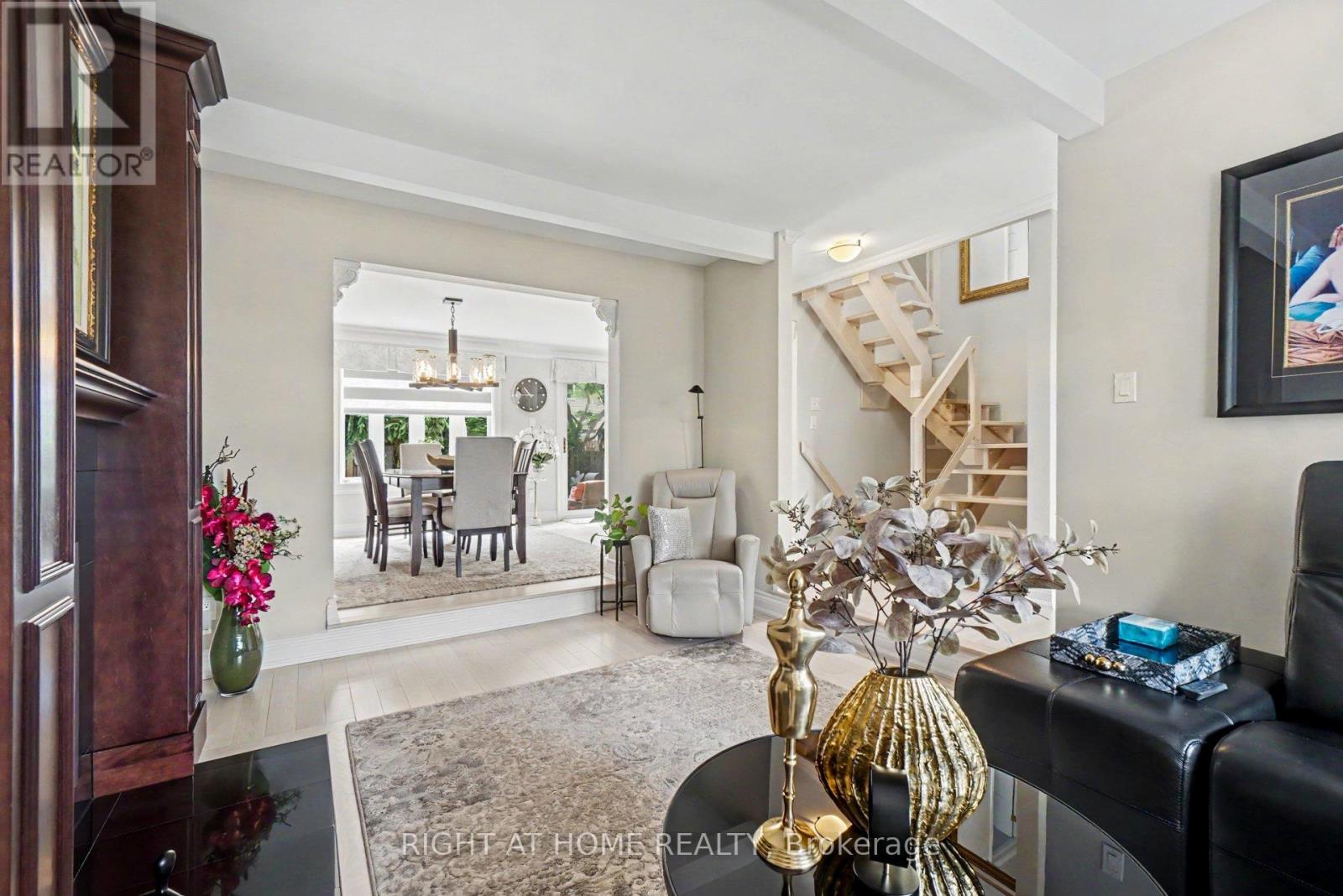 1484 Meadowbrook Road, Ottawa, Ontario  K1B 5C3 - Photo 9 - X13463858