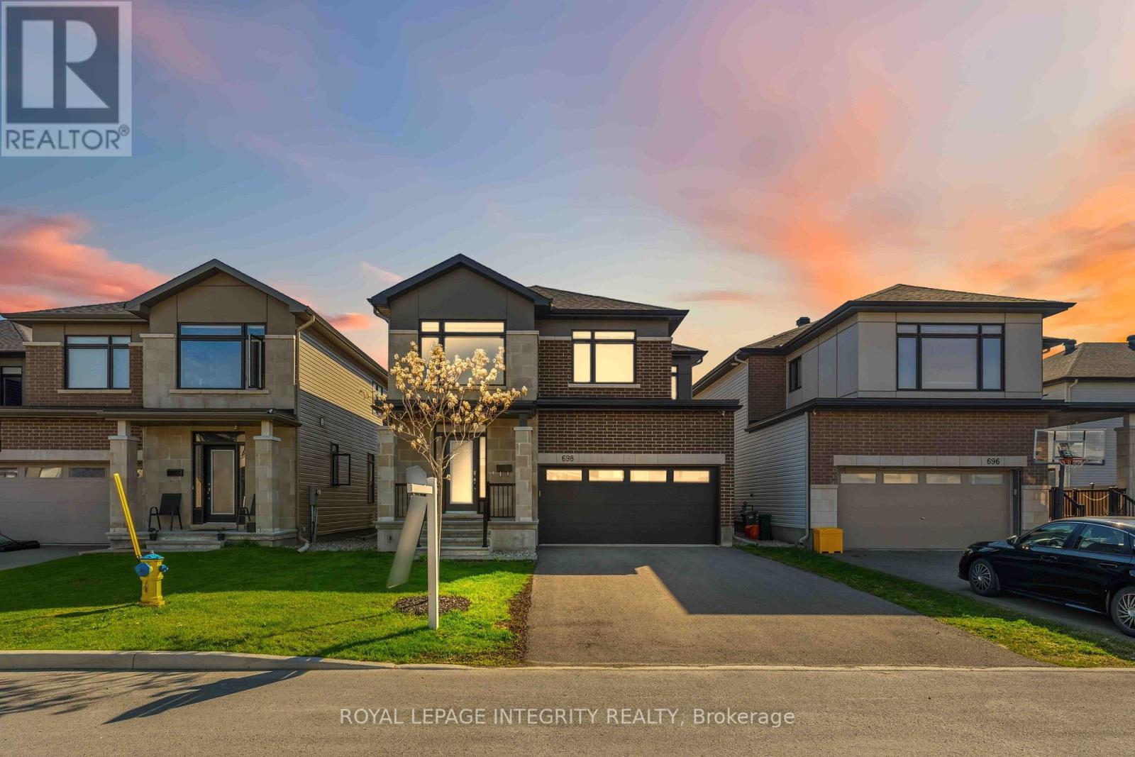 698 Odyssey Way, Ottawa, Ontario  K1T 0V3 - Photo 1 - X13463954
