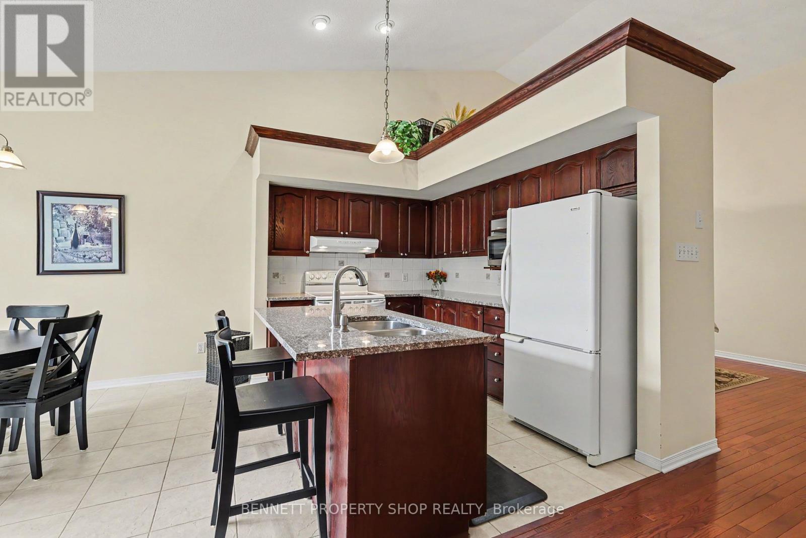 4 Burnstead Crescent, Ottawa, Ontario  K2M 2T4 - Photo 5 - X13464234