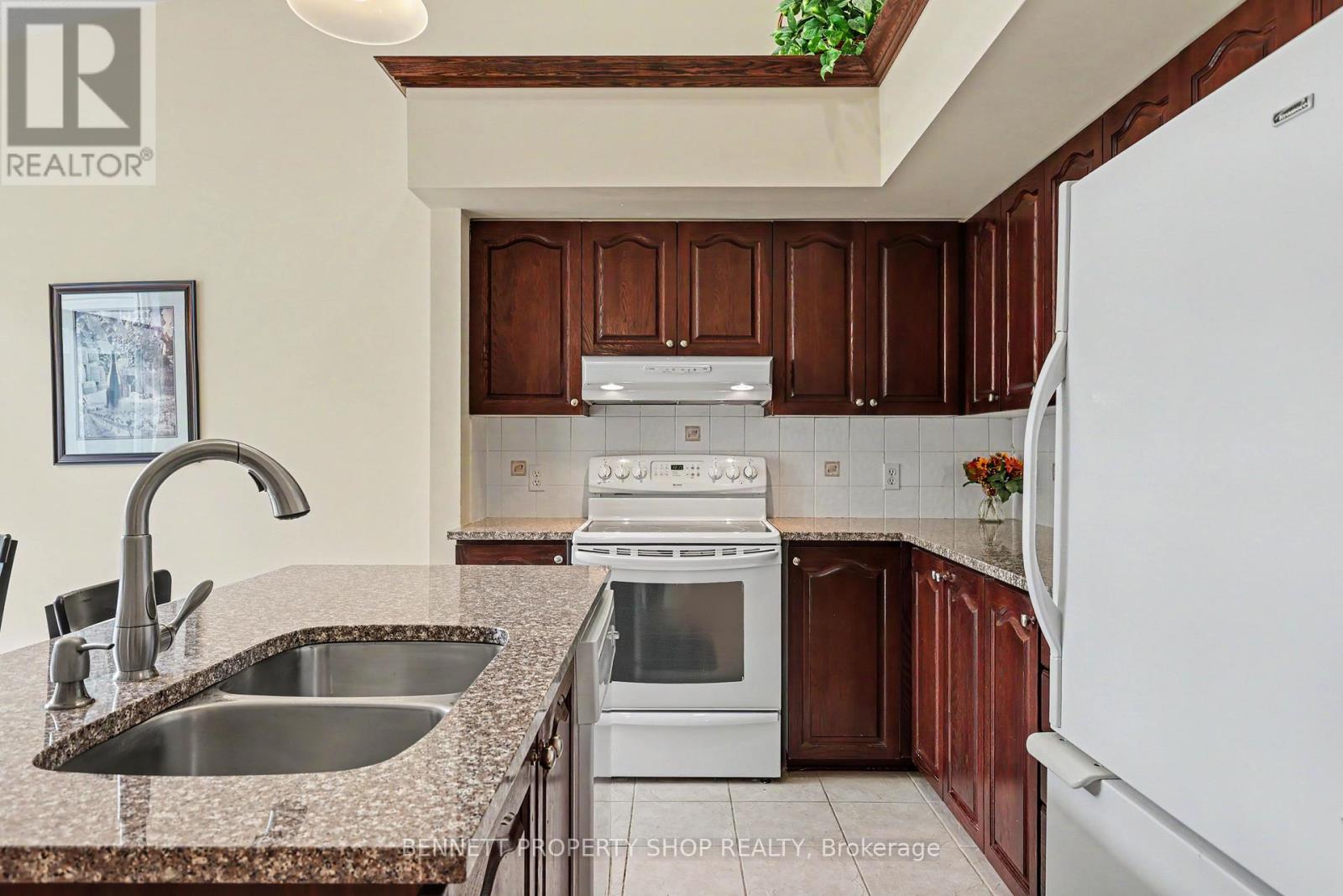 4 Burnstead Crescent, Ottawa, Ontario  K2M 2T4 - Photo 7 - X13464234