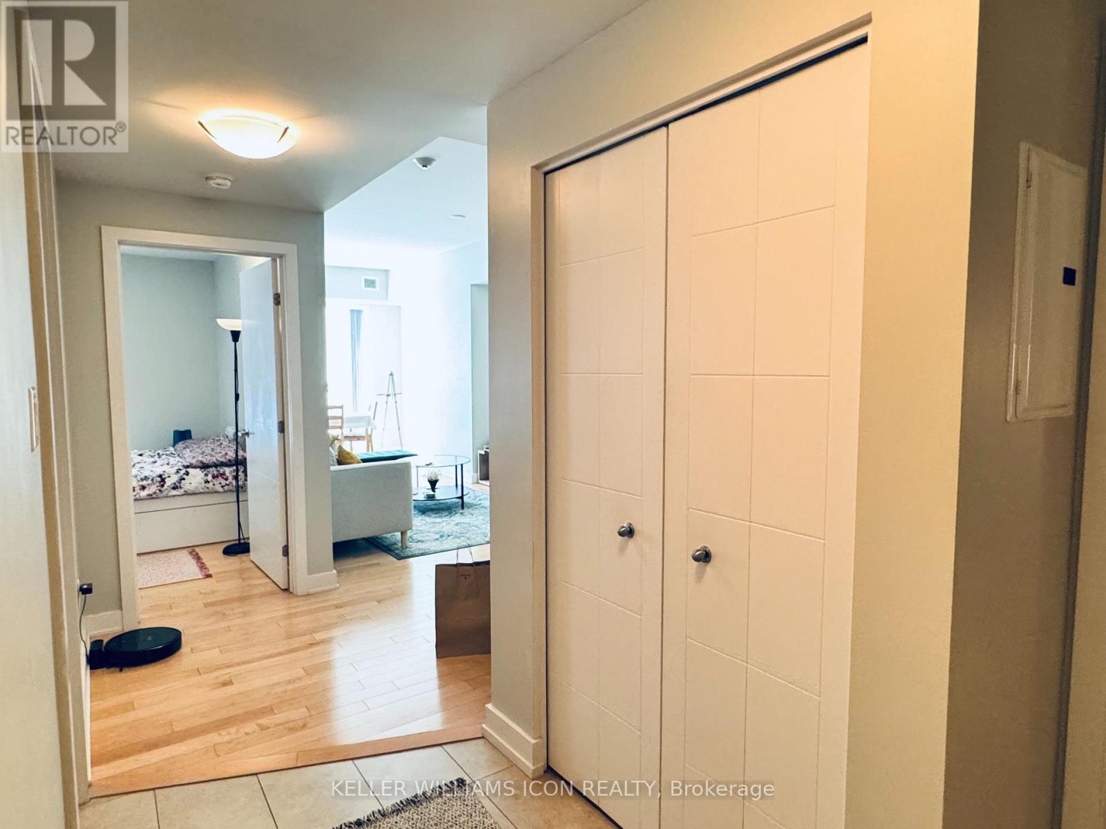 301 - 40 Nepean Street, Ottawa, Ontario  K2P 0X5 - Photo 4 - X13464236