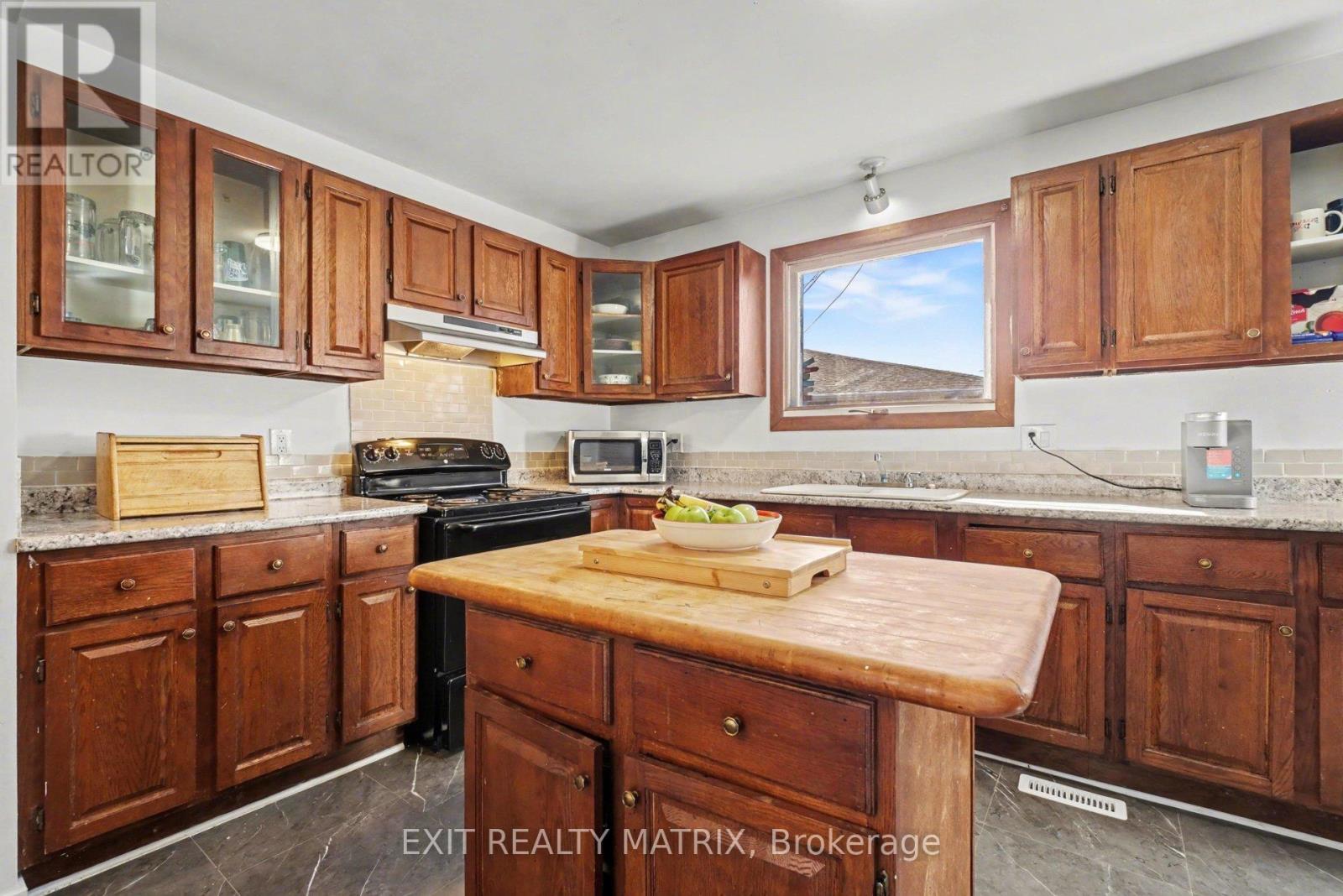1864 Lenester Avenue, Ottawa, Ontario  K2A 3W8 - Photo 13 - X13464238