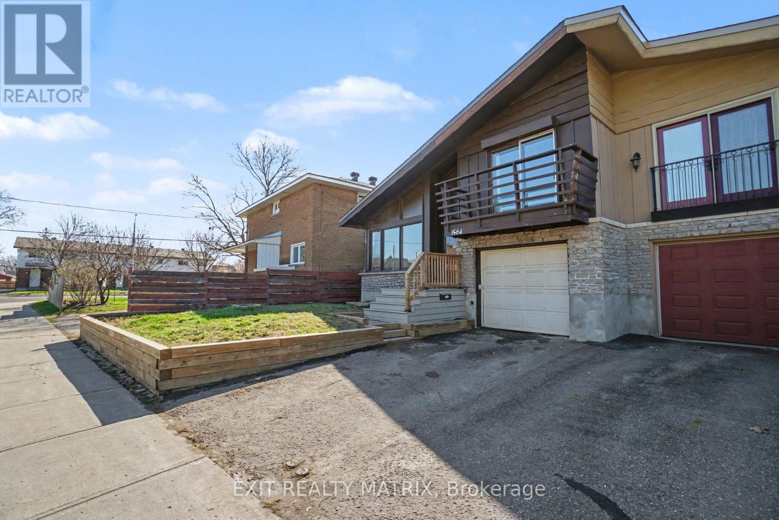 1864 Lenester Avenue, Ottawa, Ontario  K2A 3W8 - Photo 2 - X13464238