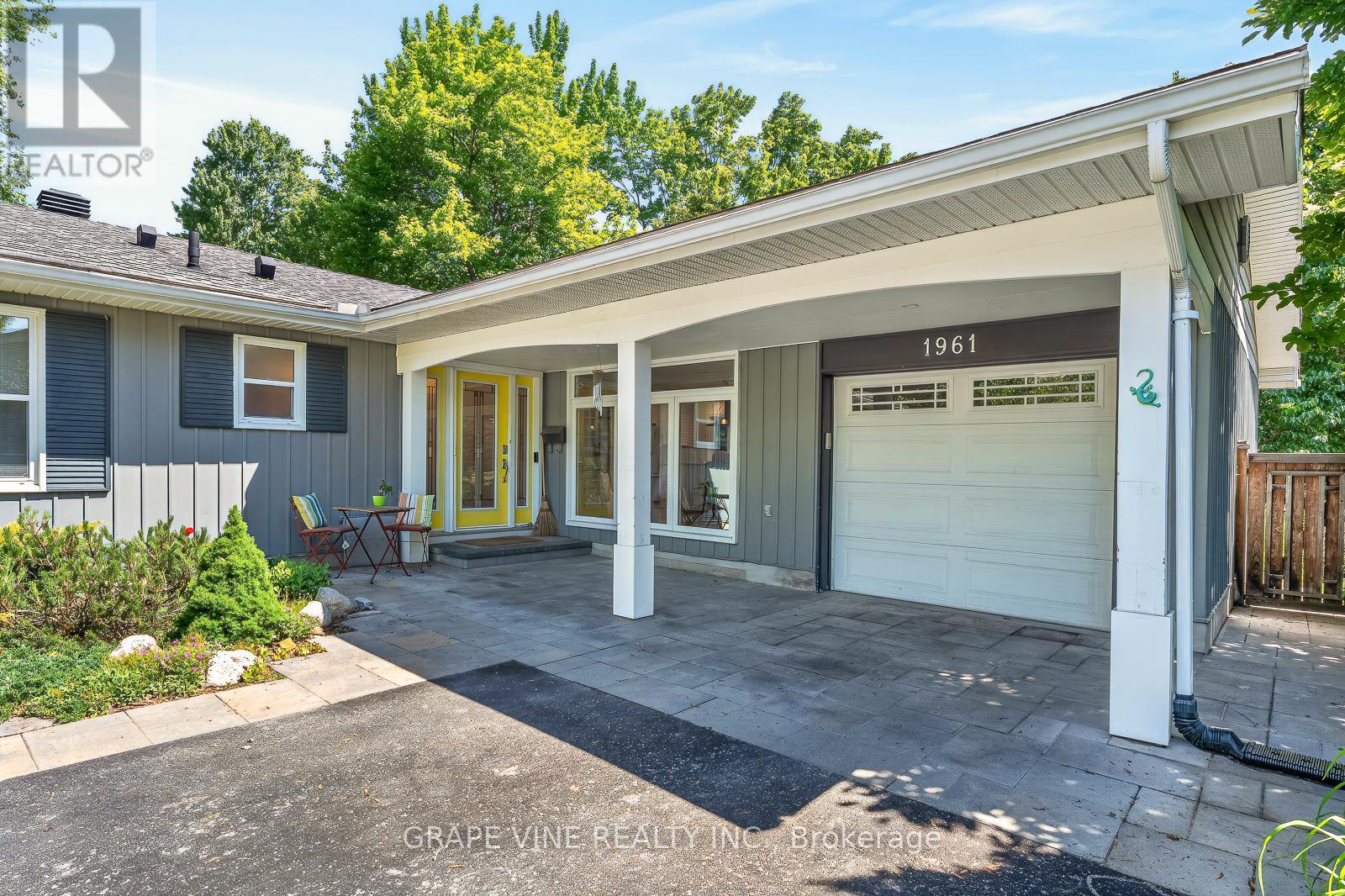 1961 Oakdean Crescent, Ottawa, Ontario  K1J 6H6 - Photo 3 - X13464372