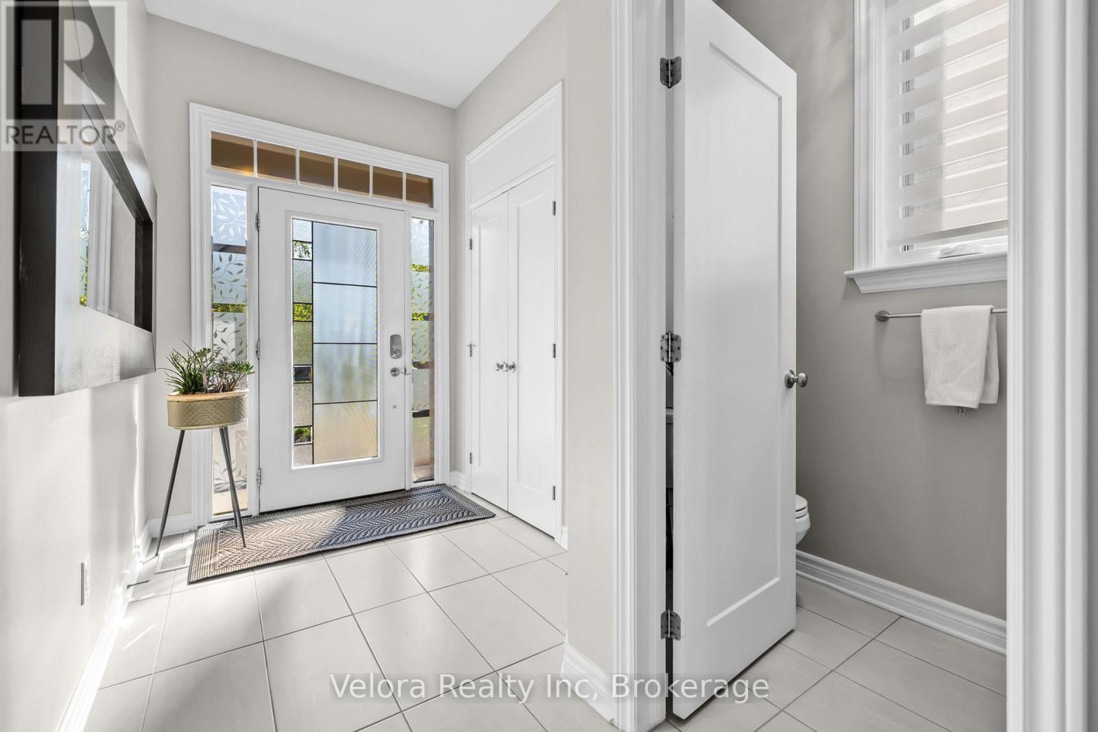 352 Warmstone Drive, Ottawa, Ontario  K2S 0W3 - Photo 5 - X13464402