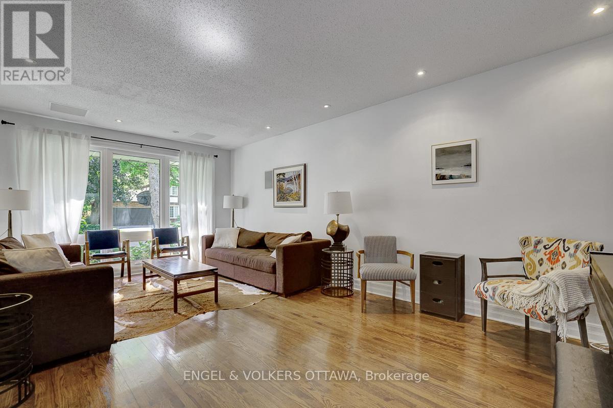 516 Buchanan Crescent, Ottawa, Ontario  K1J 7X9 - Photo 5 - X13464434