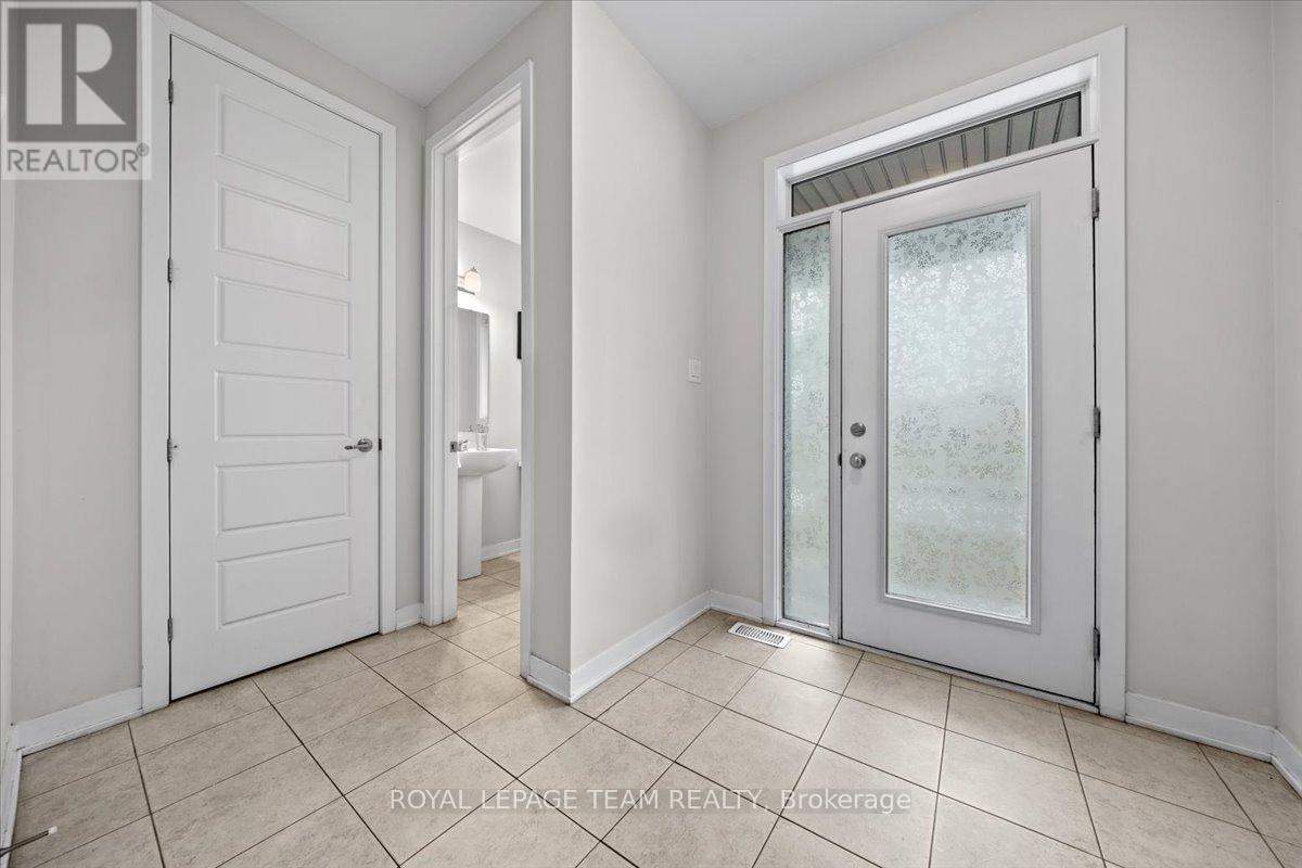 331 Crossway Terrace, Ottawa, Ontario  K2S 2Z3 - Photo 3 - X13464554