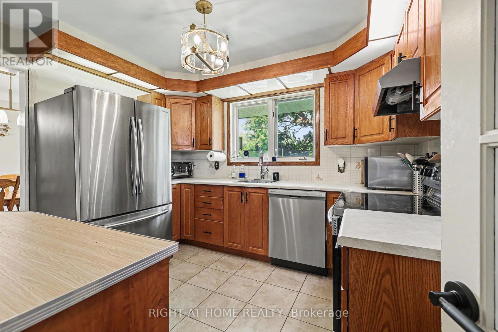 1640 Fisher Avenue, Ottawa, Ontario  K2C 1X6 - Photo 10 - X13464614