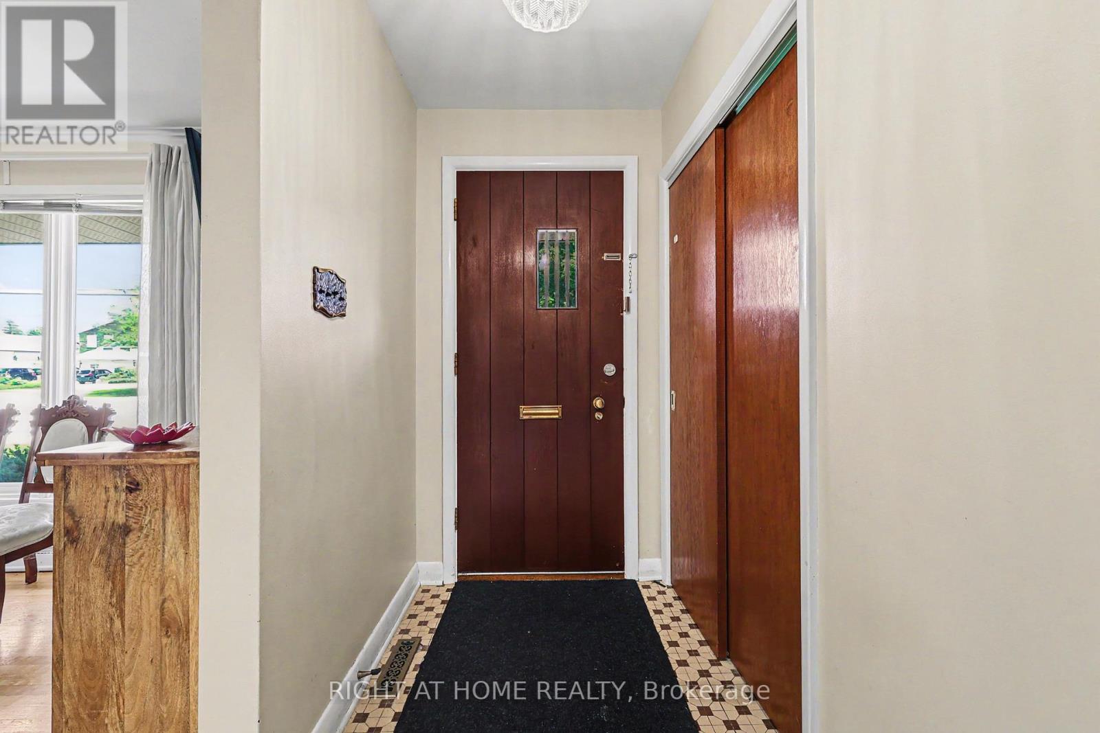 1640 Fisher Avenue, Ottawa, Ontario  K2C 1X6 - Photo 3 - X13464614