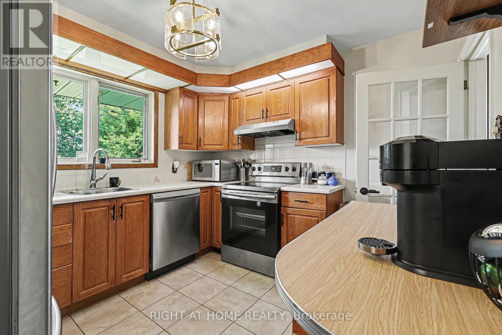 1640 Fisher Avenue, Ottawa, Ontario  K2C 1X6 - Photo 9 - X13464614