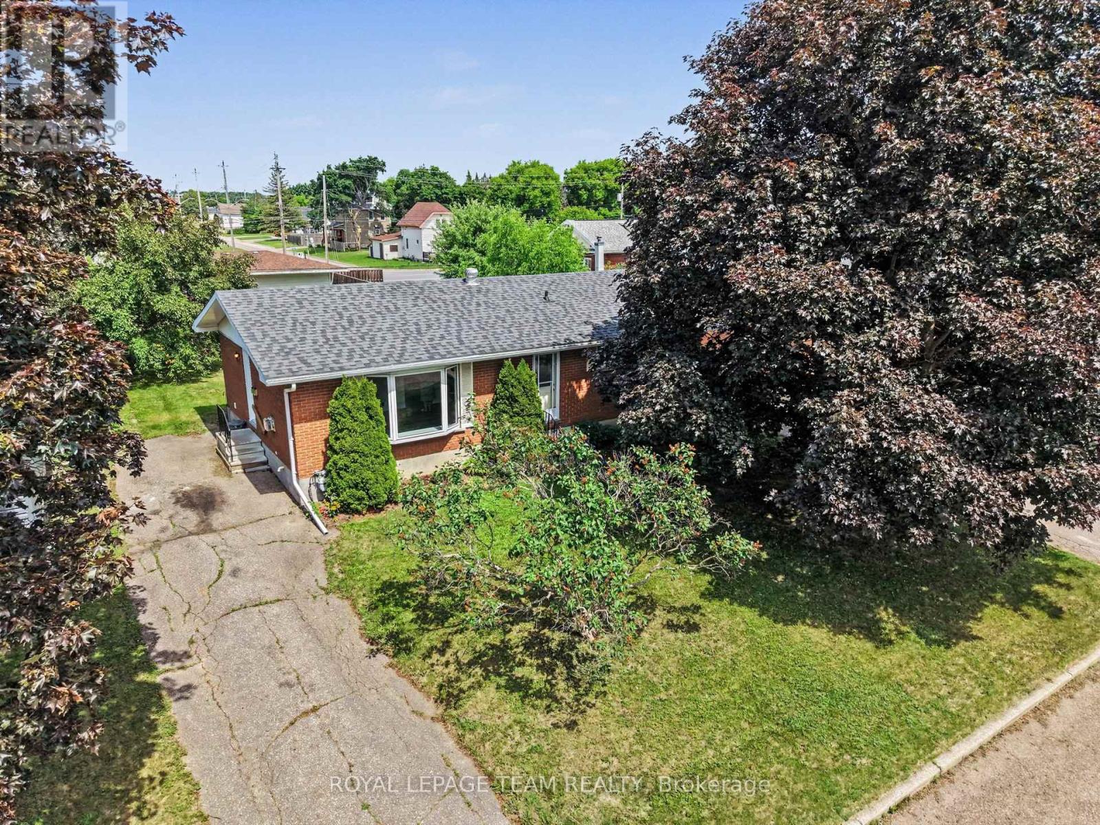 855 Kedrosky Drive, Renfrew, Ontario  K7V 4C8 - Photo 2 - X13464814