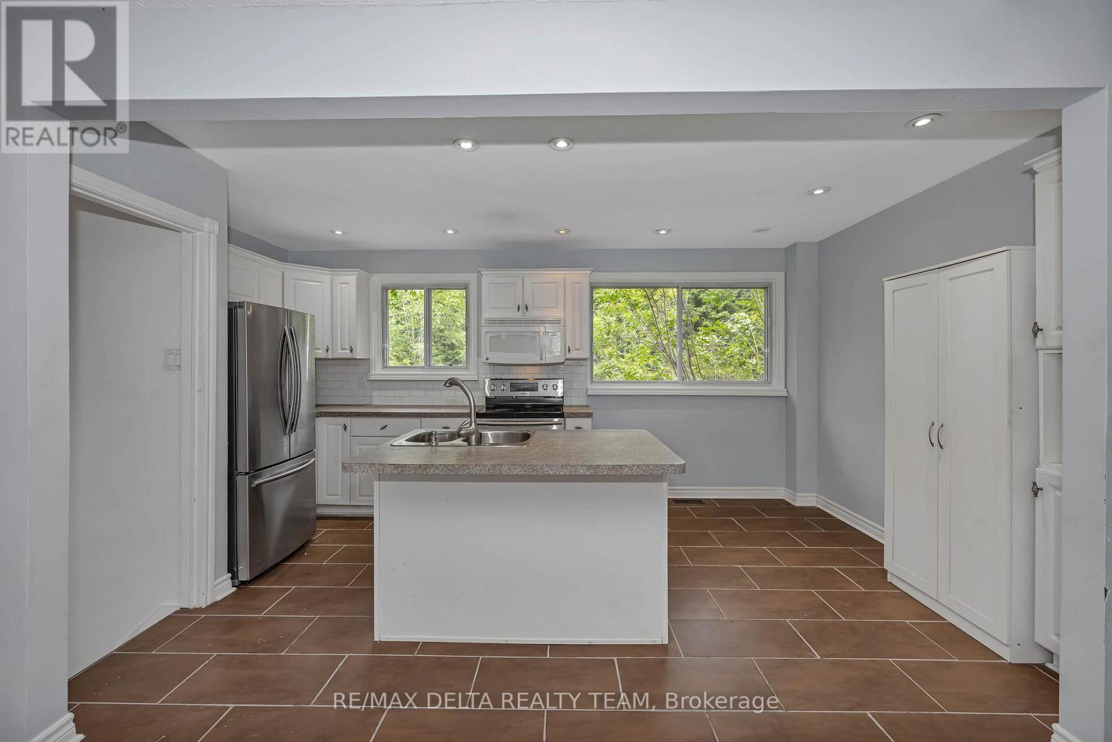 841 Balsam Drive, Ottawa, Ontario  K1E 1B8 - Photo 13 - X13464896