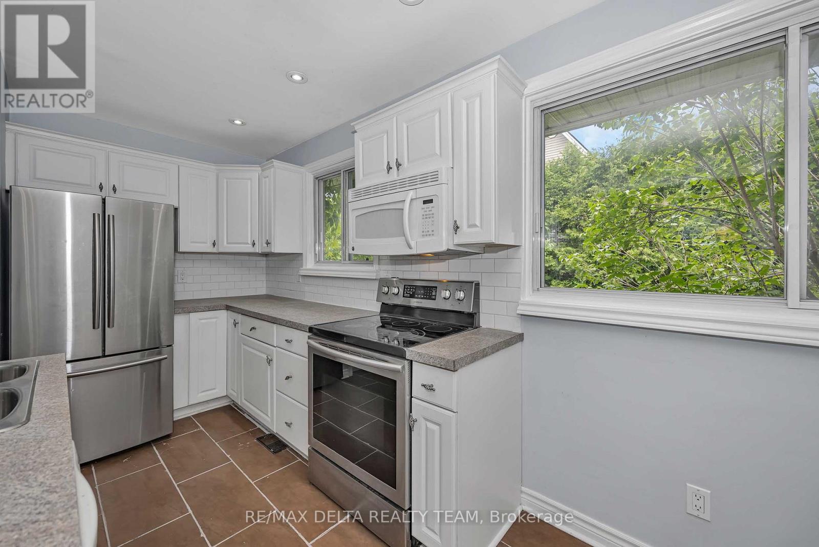 841 Balsam Drive, Ottawa, Ontario  K1E 1B8 - Photo 15 - X13464896