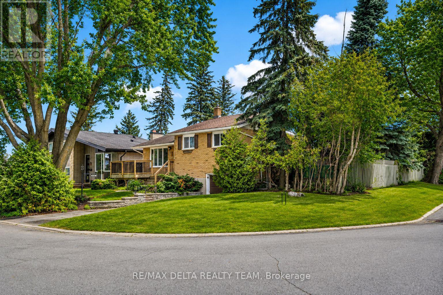 841 Balsam Drive, Ottawa, Ontario  K1E 1B8 - Photo 2 - X13464896