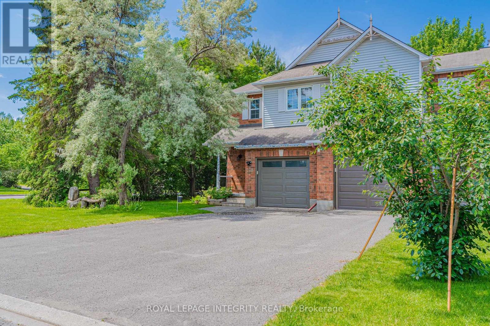 208 Blackdome Crescent, Ottawa, Ontario  K2T 1A6 - Photo 2 - X13465090