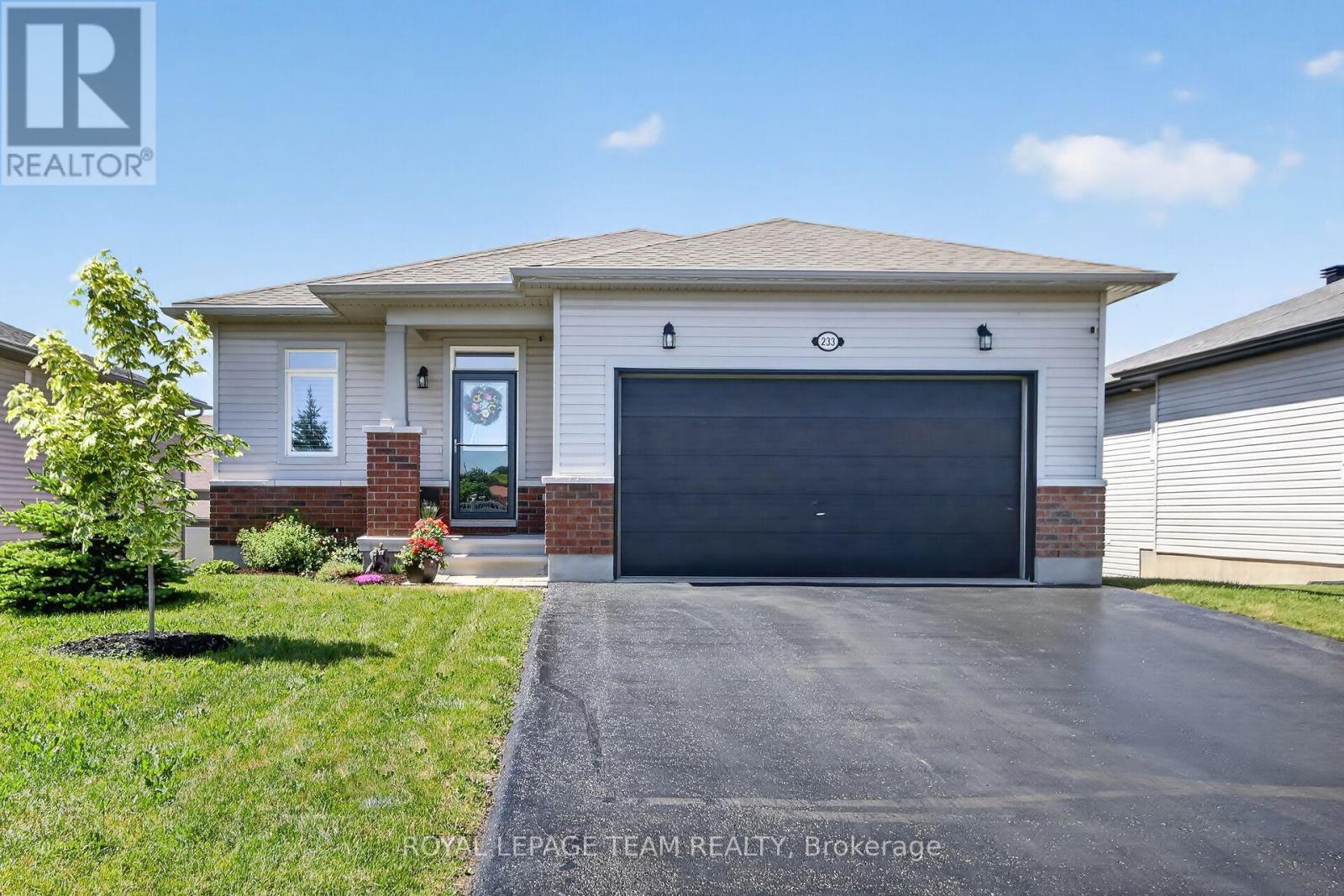 233 EDEY STREET, Arnprior, Ontario