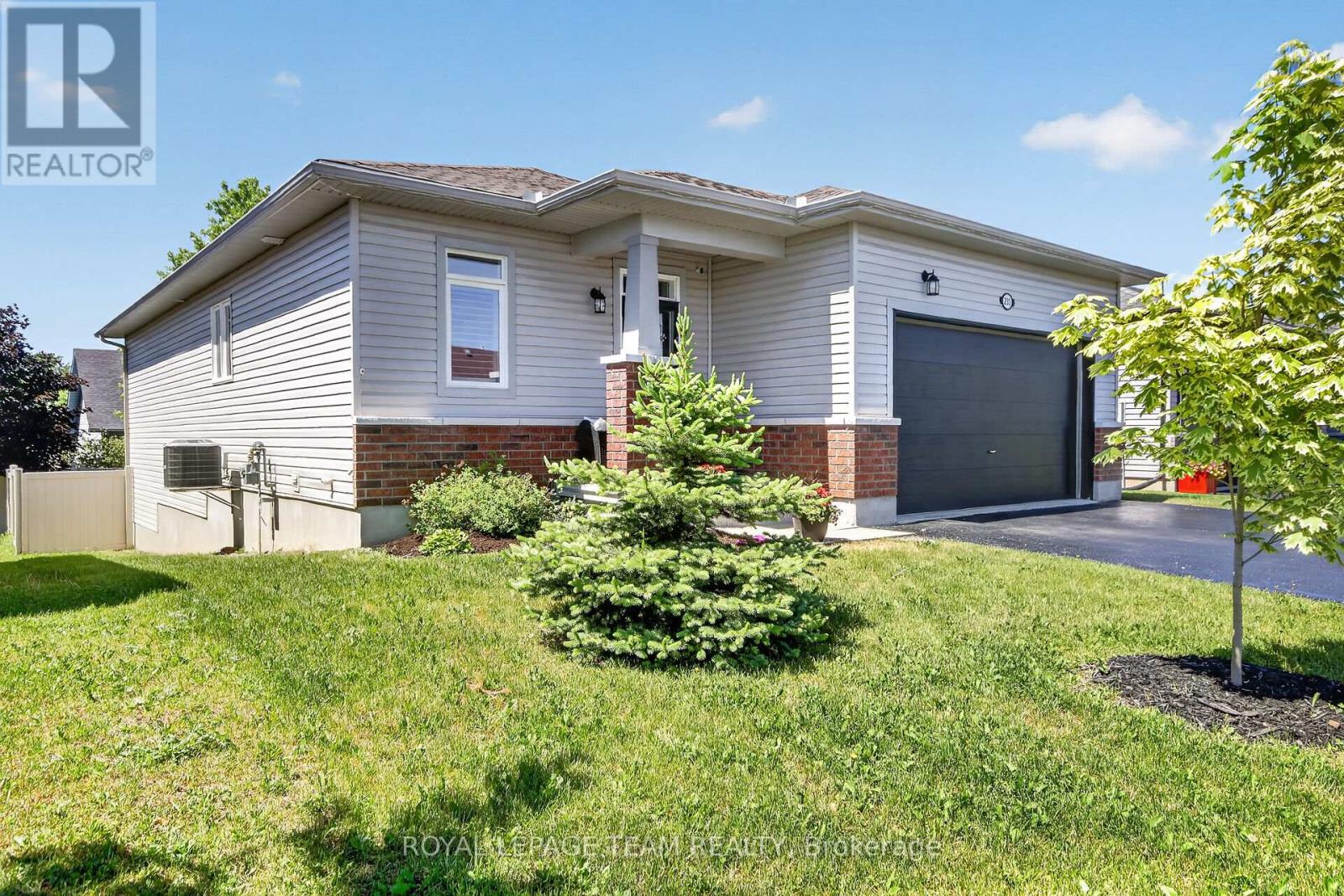 233 Edey Street, Arnprior, Ontario  K7S 0G3 - Photo 2 - X13465106