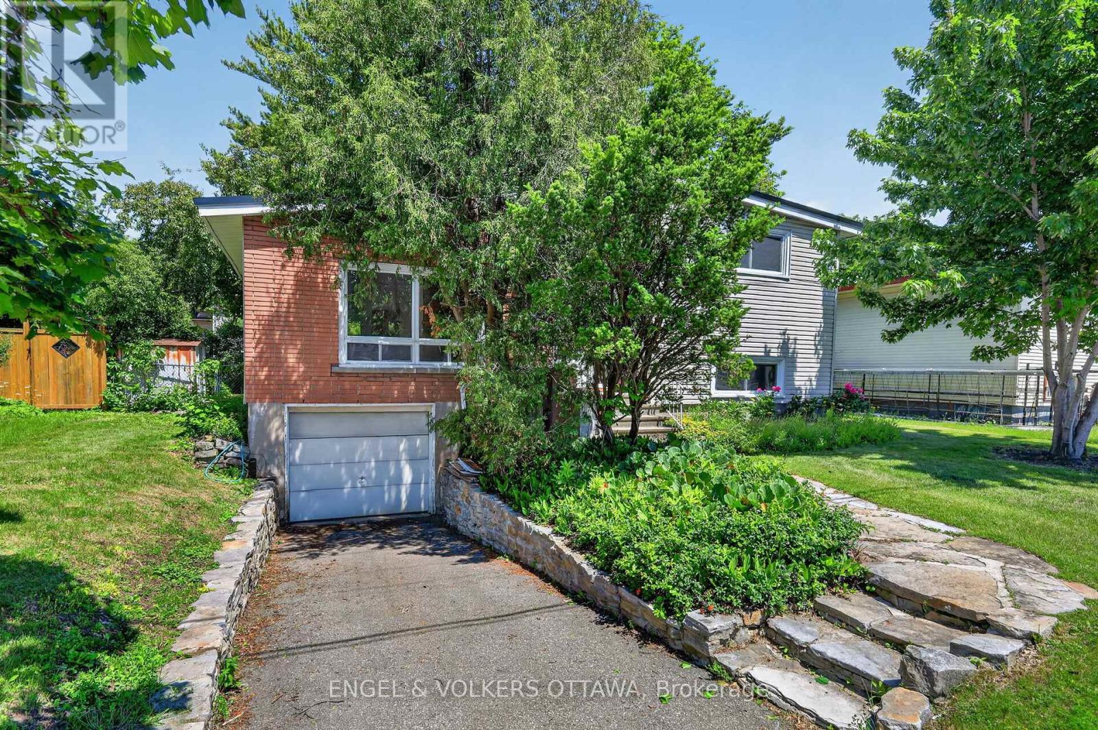 1363 Heron Road, Ottawa, Ontario  K1V 6A6 - Photo 2 - X13465120