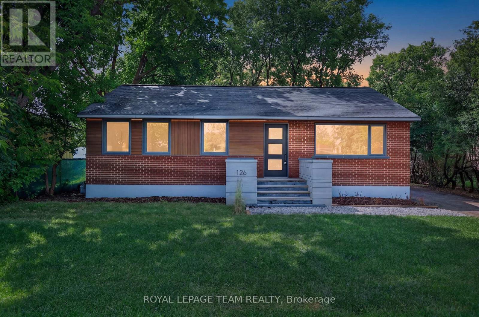 126 DAVID DRIVE, Ottawa, Ontario