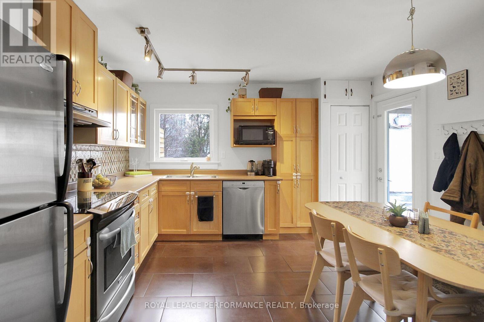 345 Tweedsmuir Avenue, Ottawa, Ontario  K1Z 5N3 - Photo 6 - X13465746