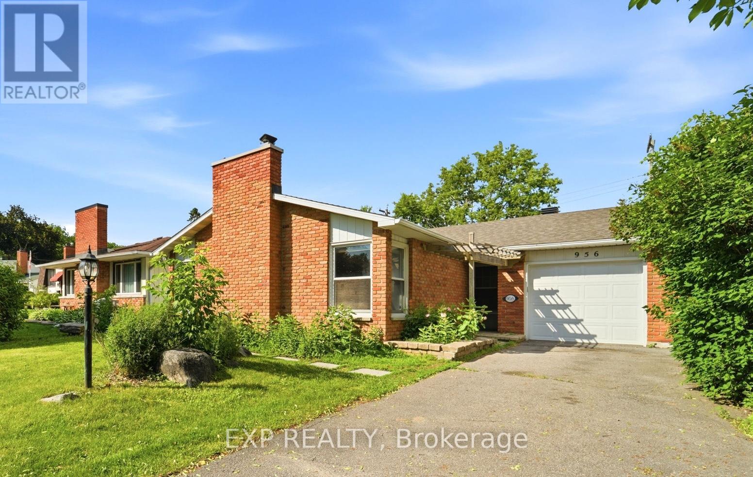 956 Gold Crescent, Ottawa, Ontario  K2B 8C5 - Photo 1 - X13465826