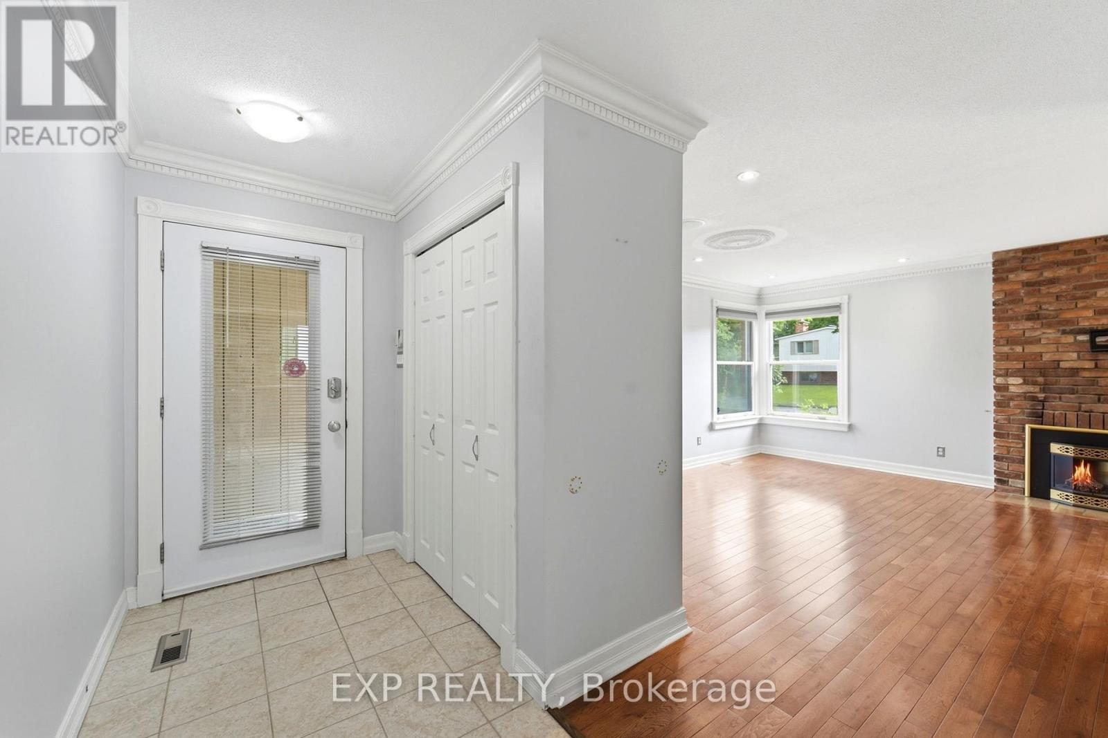956 Gold Crescent, Ottawa, Ontario  K2B 8C5 - Photo 3 - X13465826