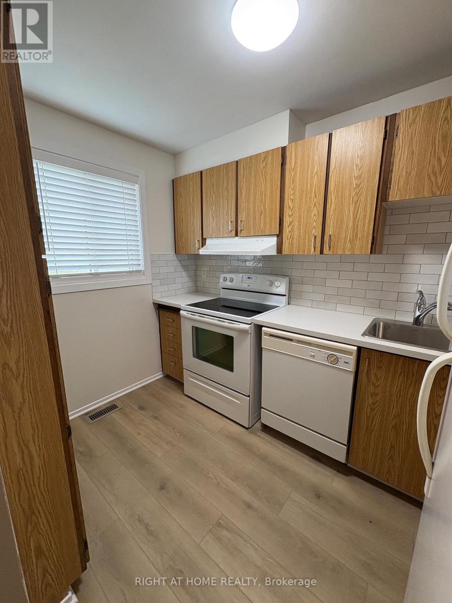 6 - 104 Valley Stream Drive, Ottawa, Ontario  K2H 9E1 - Photo 10 - X13466204