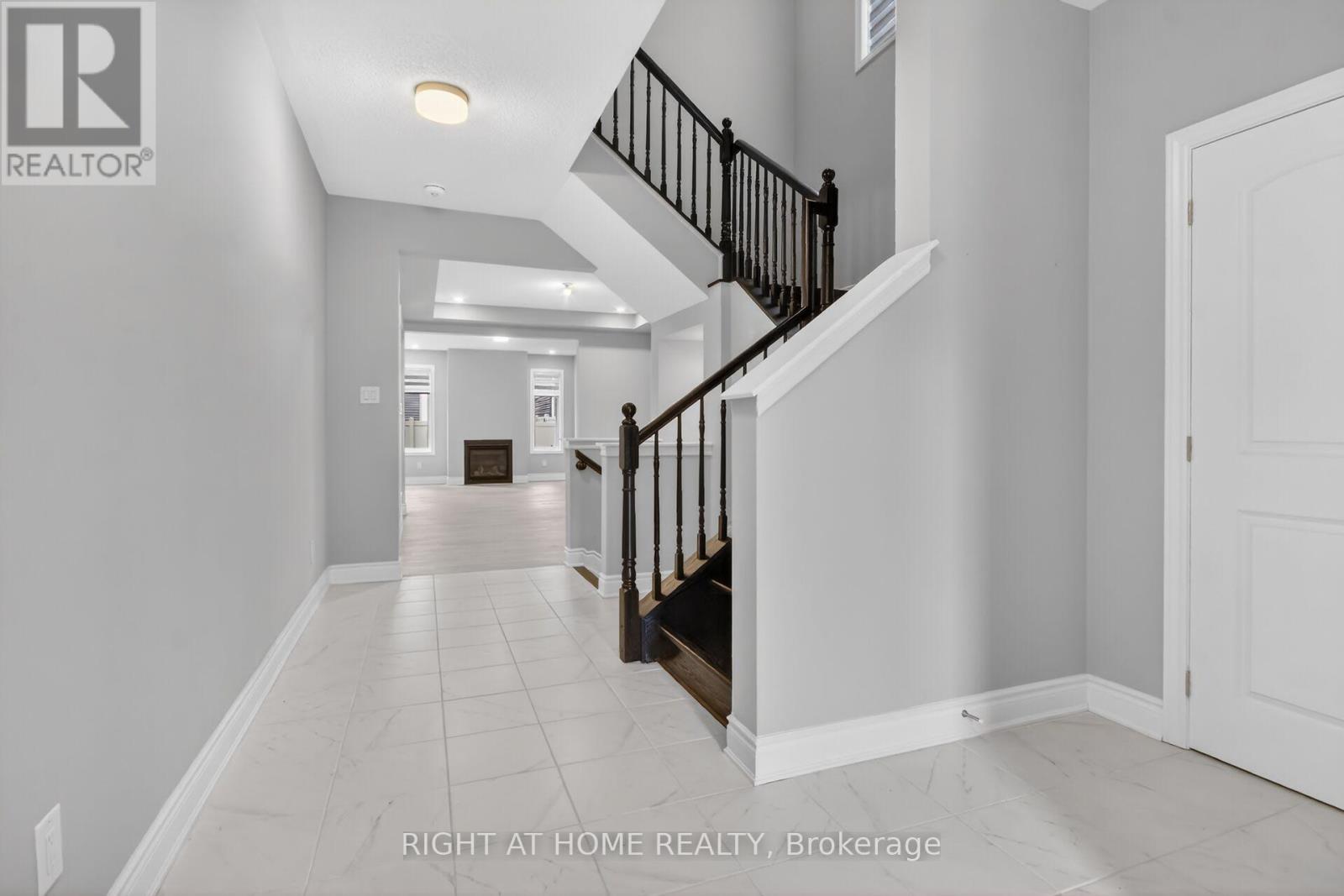 316 Crossway Terrace, Ottawa, Ontario  K2S 3A8 - Photo 3 - X13466234