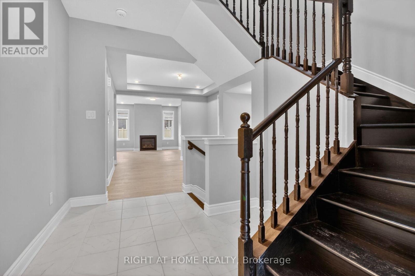 316 Crossway Terrace, Ottawa, Ontario  K2S 3A8 - Photo 4 - X13466234