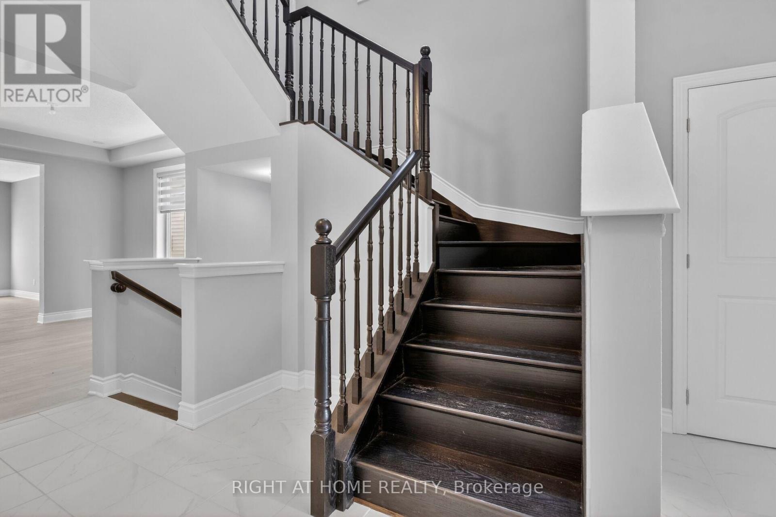 316 Crossway Terrace, Ottawa, Ontario  K2S 3A8 - Photo 5 - X13466234