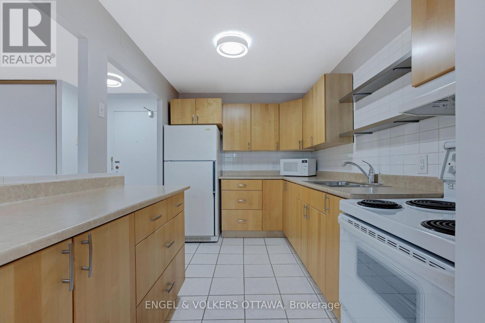 301 - 665 Bathgate Drive, Ottawa, Ontario  K1K 3Y4 - Photo 11 - X13466512
