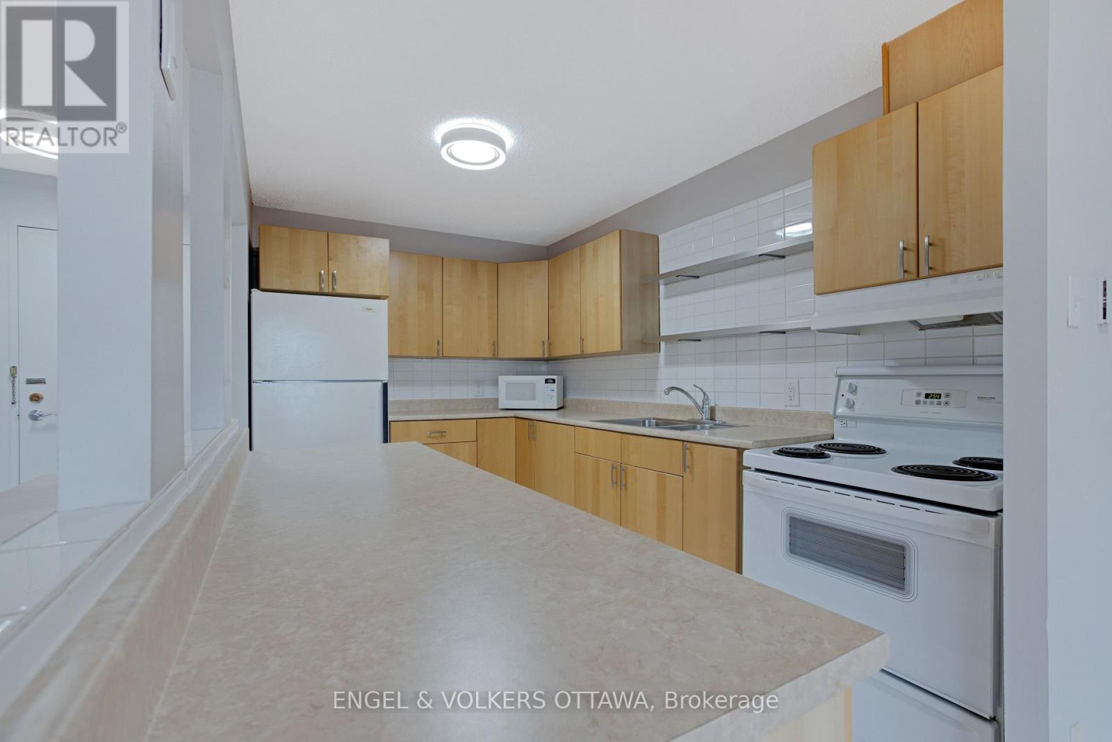 301 - 665 Bathgate Drive, Ottawa, Ontario  K1K 3Y4 - Photo 12 - X13466512