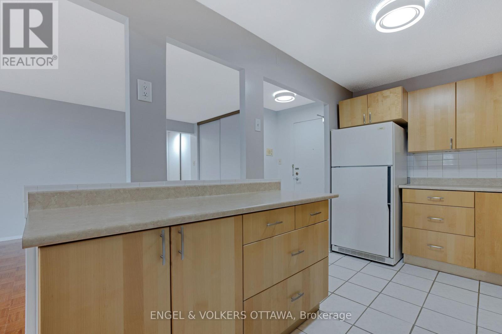 301 - 665 Bathgate Drive, Ottawa, Ontario  K1K 3Y4 - Photo 13 - X13466512
