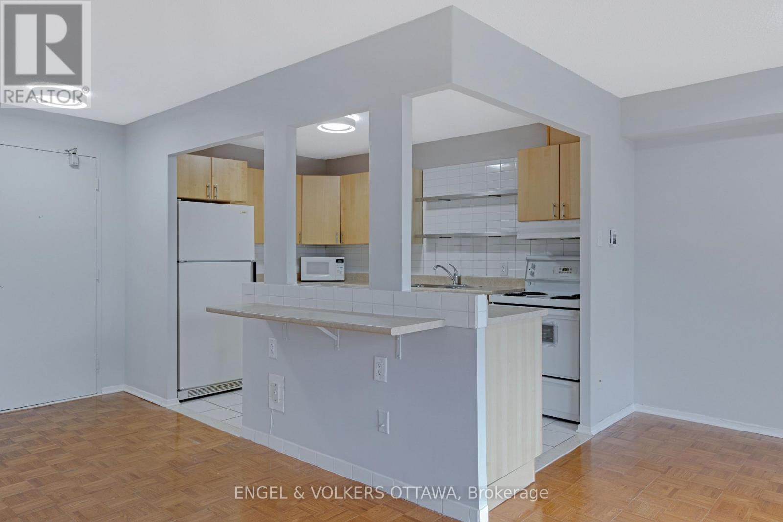 301 - 665 Bathgate Drive, Ottawa, Ontario  K1K 3Y4 - Photo 8 - X13466512