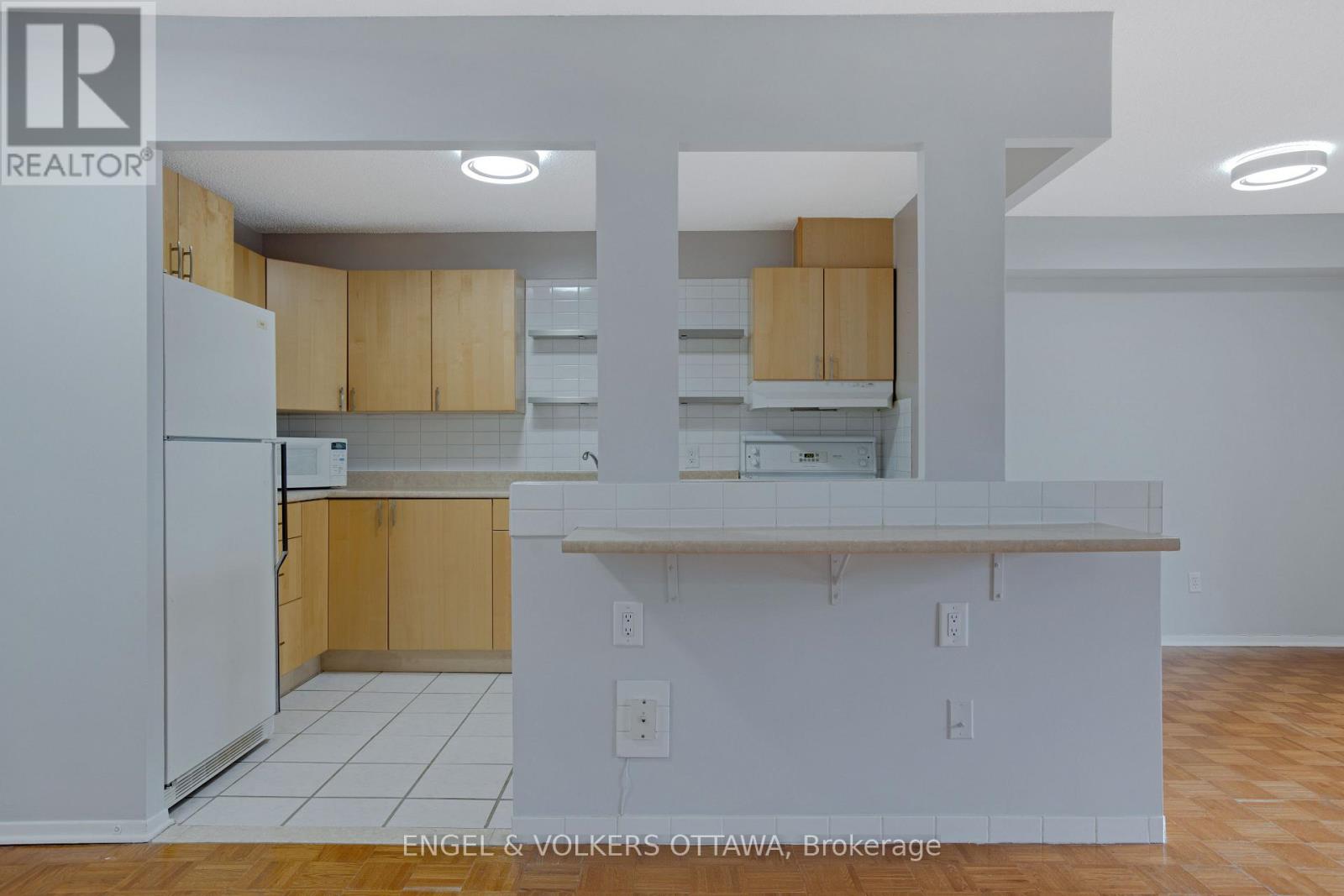 301 - 665 Bathgate Drive, Ottawa, Ontario  K1K 3Y4 - Photo 9 - X13466512