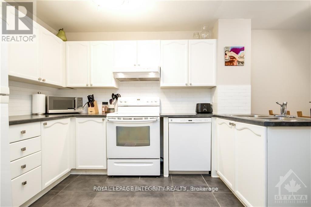 15 Peterson Place, Ottawa, Ontario  K2L 4A8 - Photo 10 - X13466584