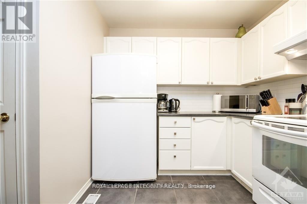 15 Peterson Place, Ottawa, Ontario  K2L 4A8 - Photo 11 - X13466584